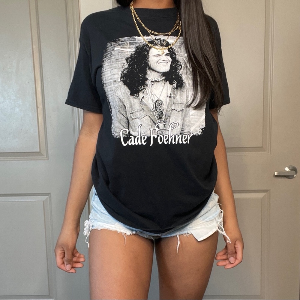 🍂Women’s Cade Foehner Band Tee